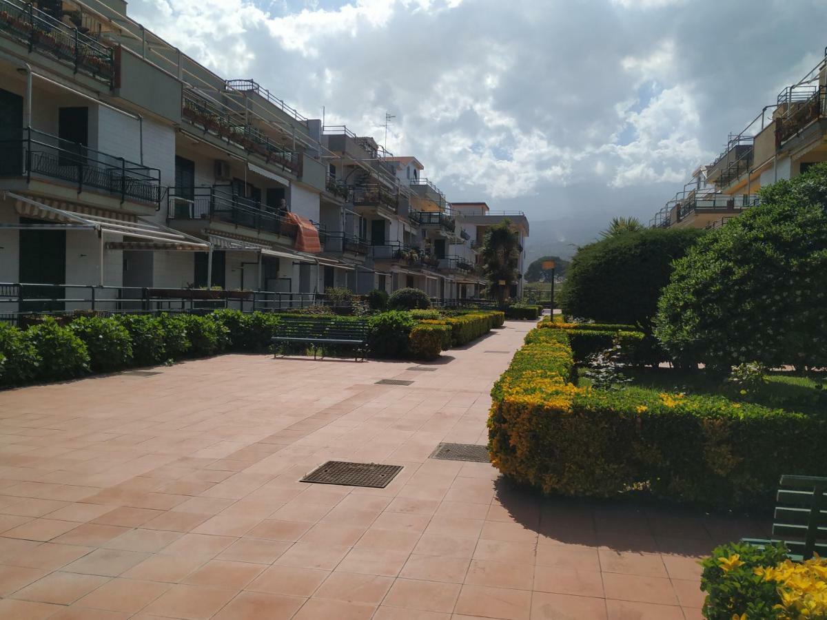 Al Giardino Sant'Anna Lägenhet Mascali Exteriör bild